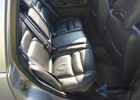 1998 Volvo V70 z USA, uszkodzony, nr VIN YV1LW5649W2450367